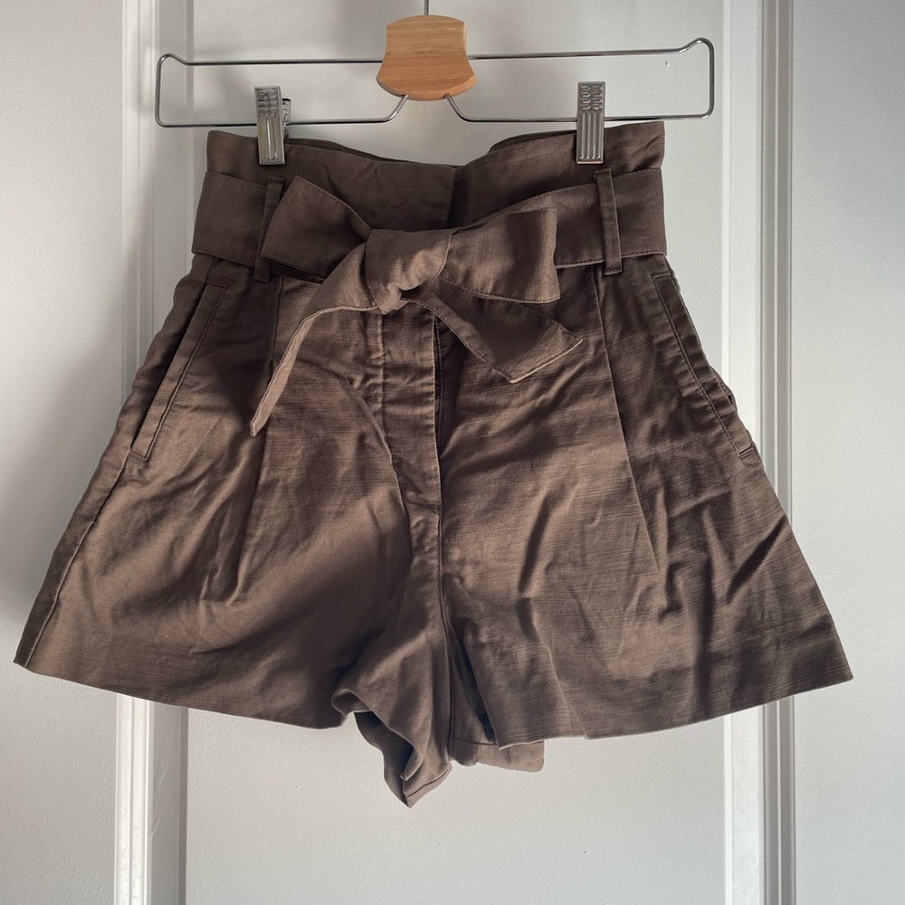 Aritzia Wilfred high waisted paperbag linen shorts - EUC